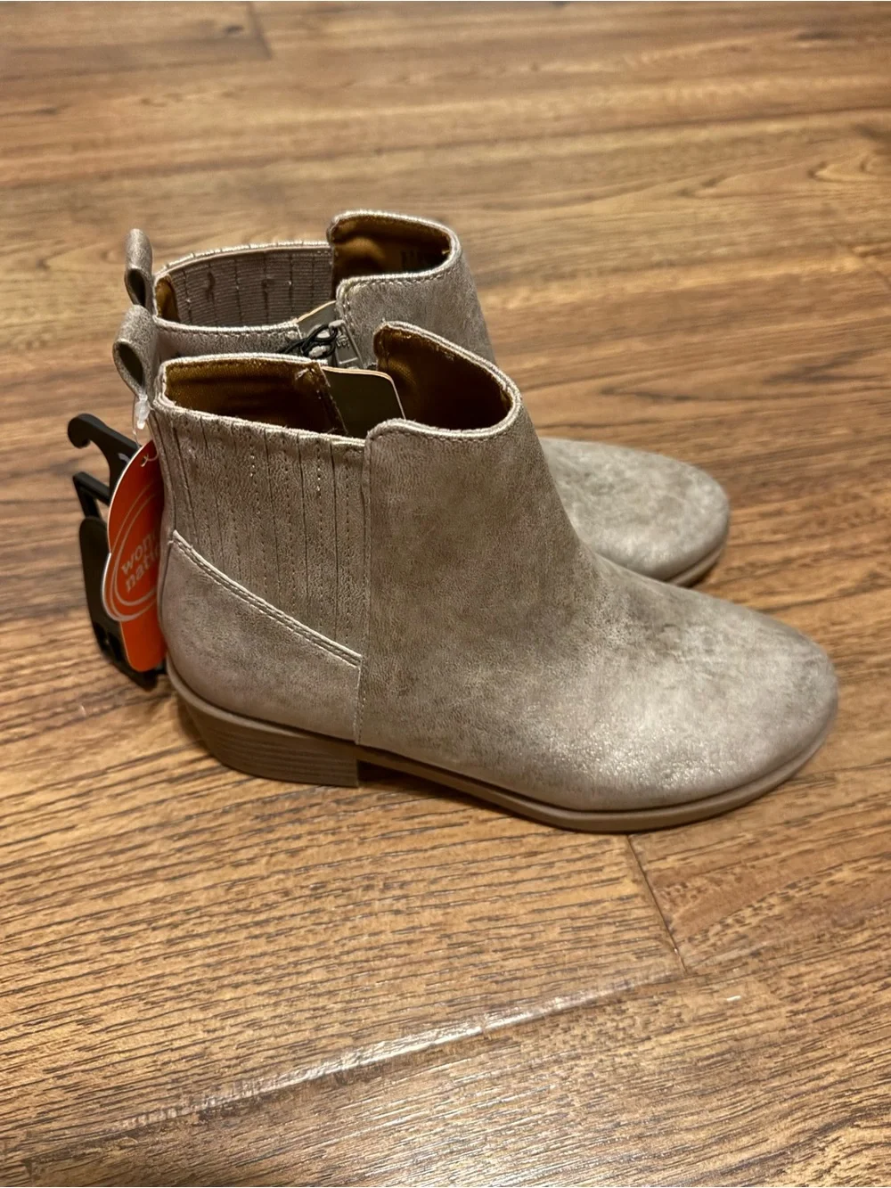 Girls size 7 Wonder Nation NEW Taupe Suede Chelsea Ankle Boots - Classic Style
